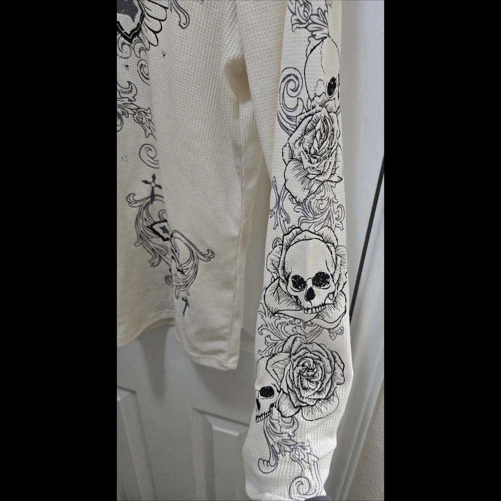 Social Collision Cream Long Sleeve Graphic Thermal Top Women's Size Large EUC - Picture 4 of 5